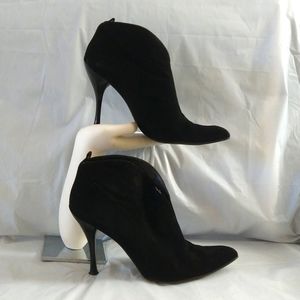 Stuart Weiatzman black vintage suede booties